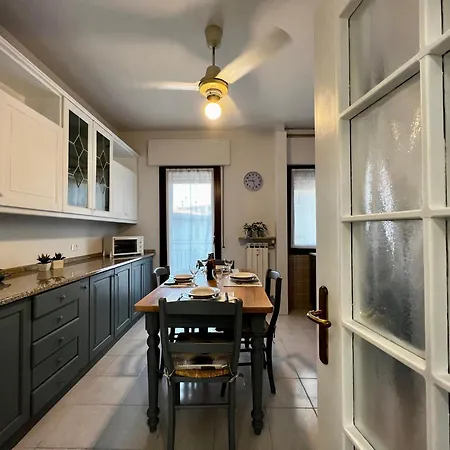 Apartment Interno1 *