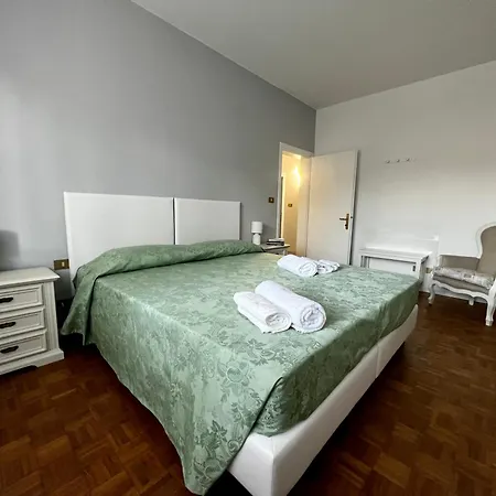 Apartment Interno1 *